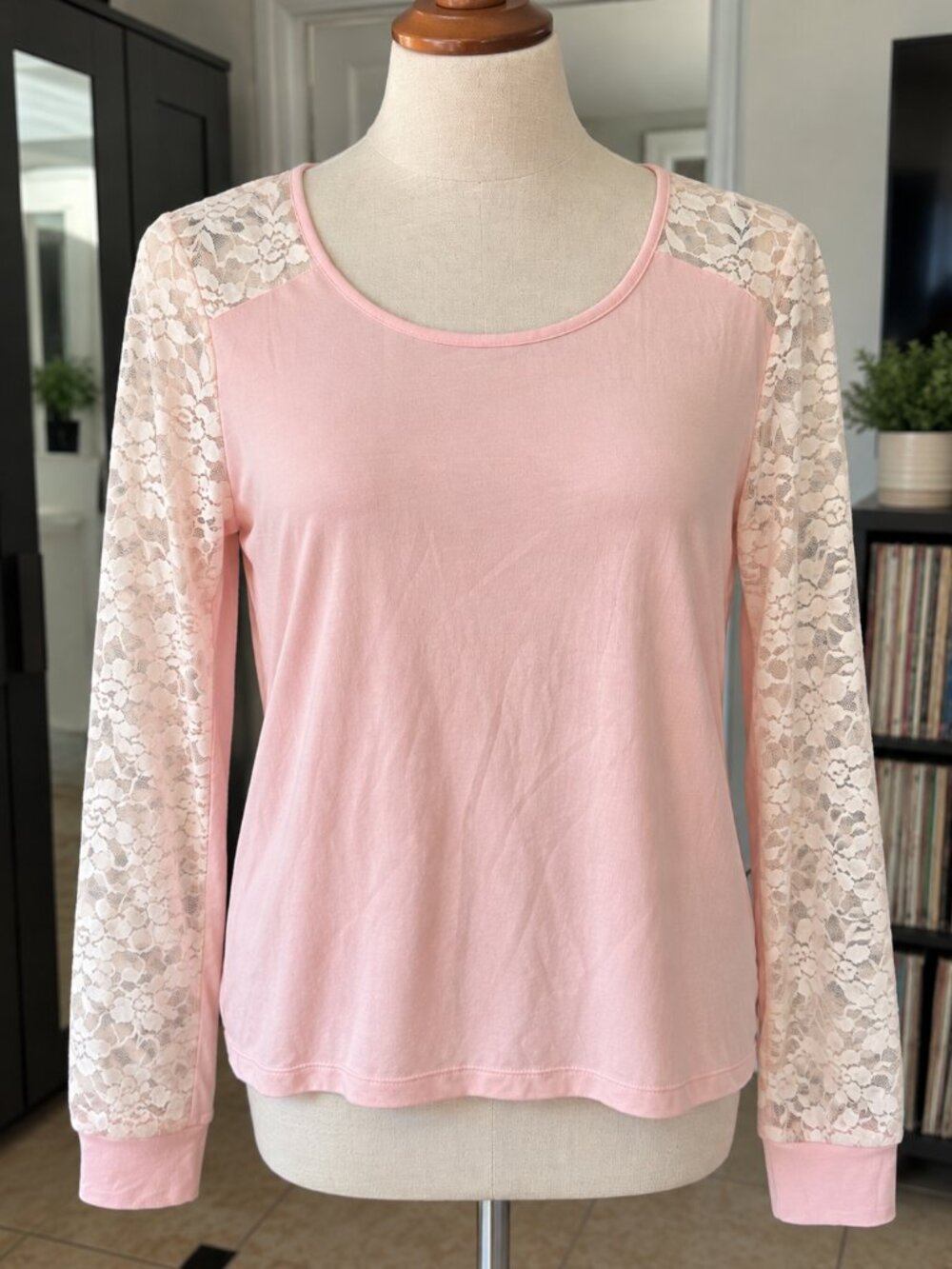 Forever 21 Pink Lace Sleeve Top Blush Long Sleeve Floral Lace Size